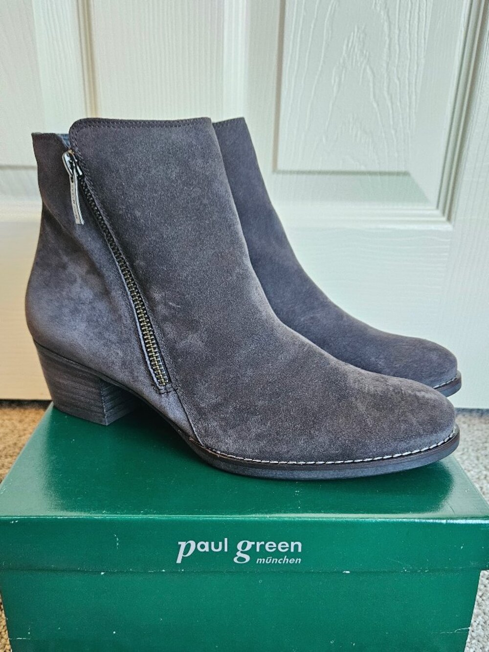 NIB Paul Green Allison Suede Ankle Boots Gray Low Heel US 7.5 UK 5
